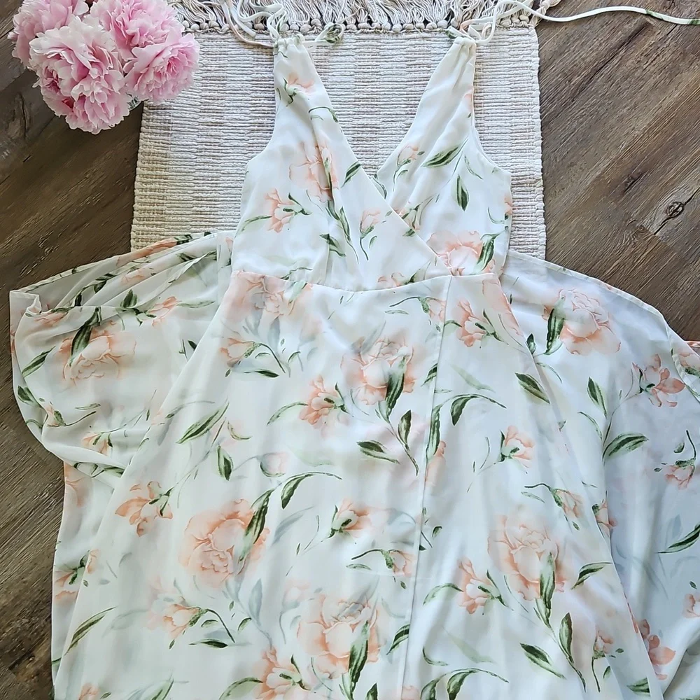 Lulus White Floral Maxi Size L - Picture 3 of 8